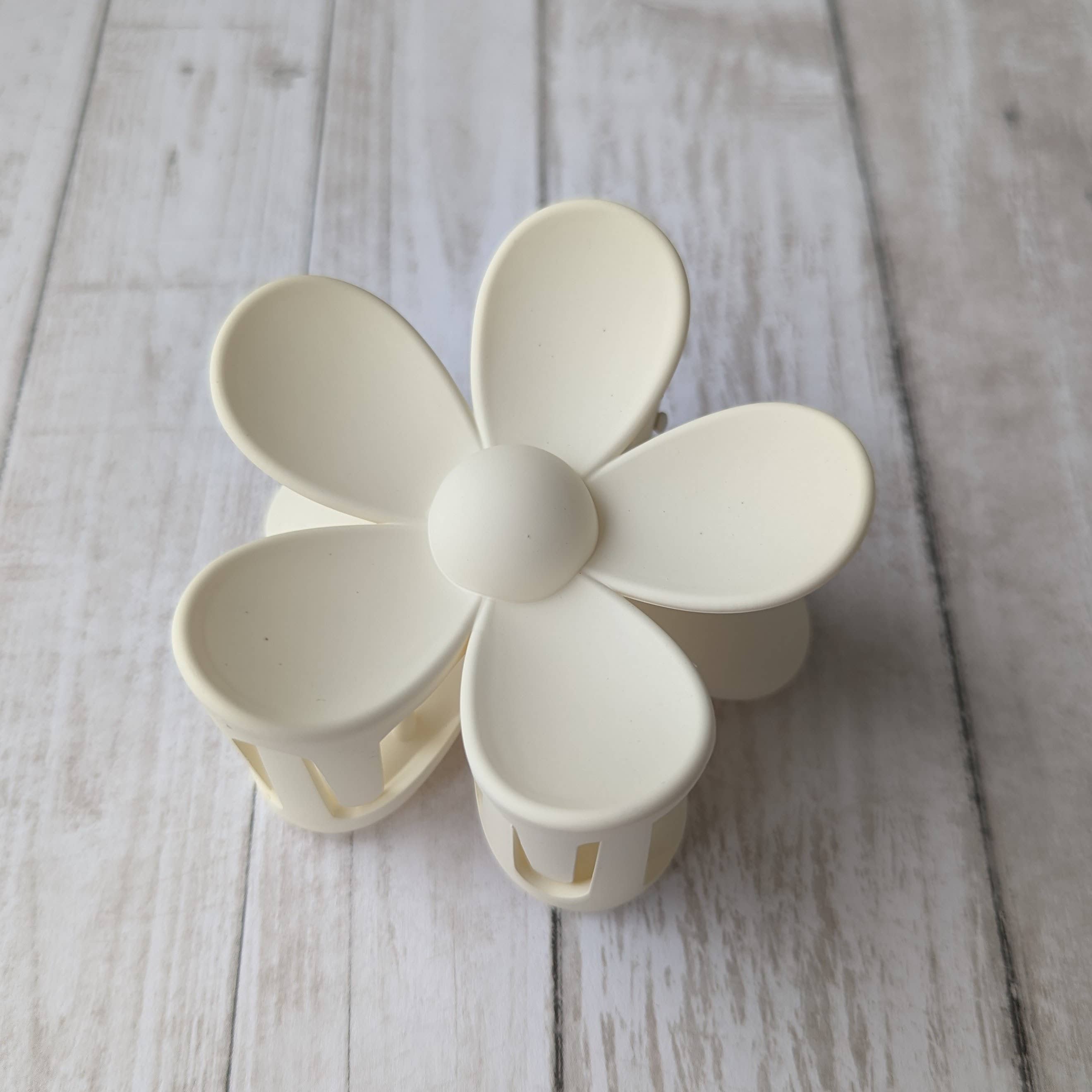 Daisy Flower Matt Hair Claw